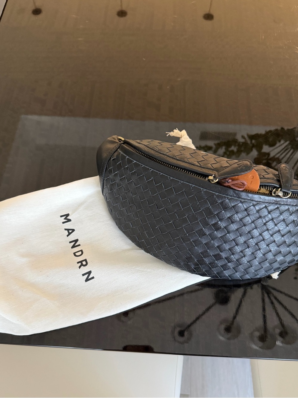 ☀️🌴 MANDRN Black Woven Leather Belt Bag